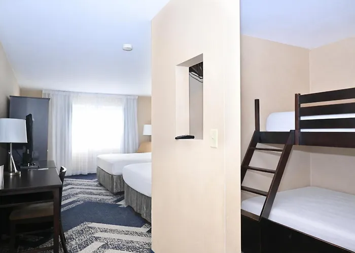 Skyline Hotel & Waterpark